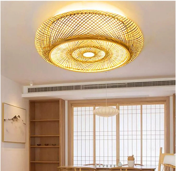 Lampadario in bambù intrecciato